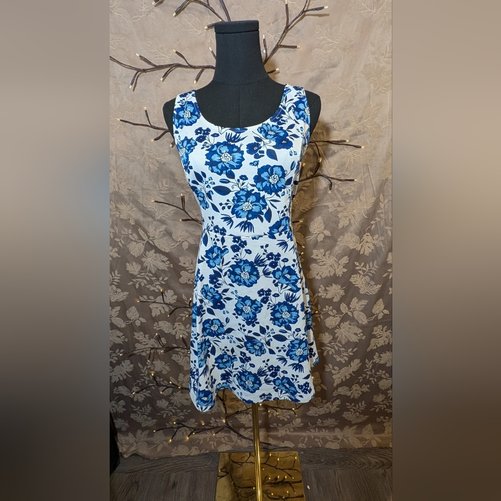H&M Divided Floral Skater Dress, Size 14, EUC!